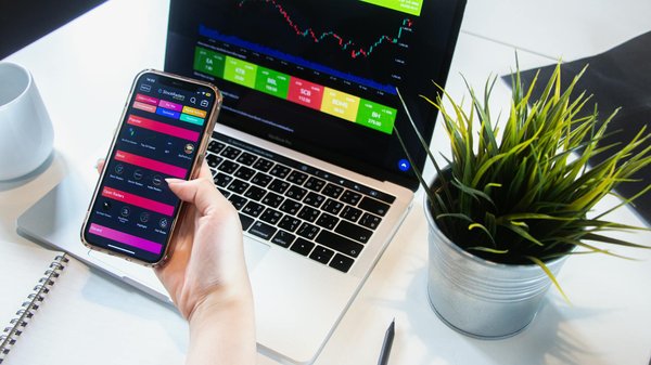 Explorez les Meilleures Options de Plateformes de Crowdfunding: Guide Complet et Actuel